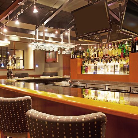 布卢明顿机场假日套房酒店 外观 照片